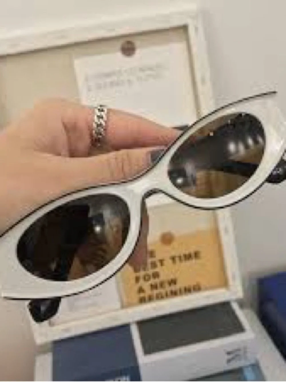 White Cat-Eye Sunglasses - Women's Fashion Shades